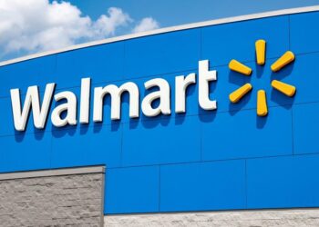 Walmart attracts high-income shoppers