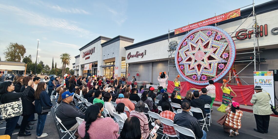 Seafood City Brings Filipino Christmas to Life with California’s Biggest Parol Lighting Even