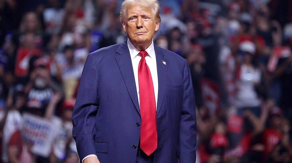 Trump says he will deport families with American children