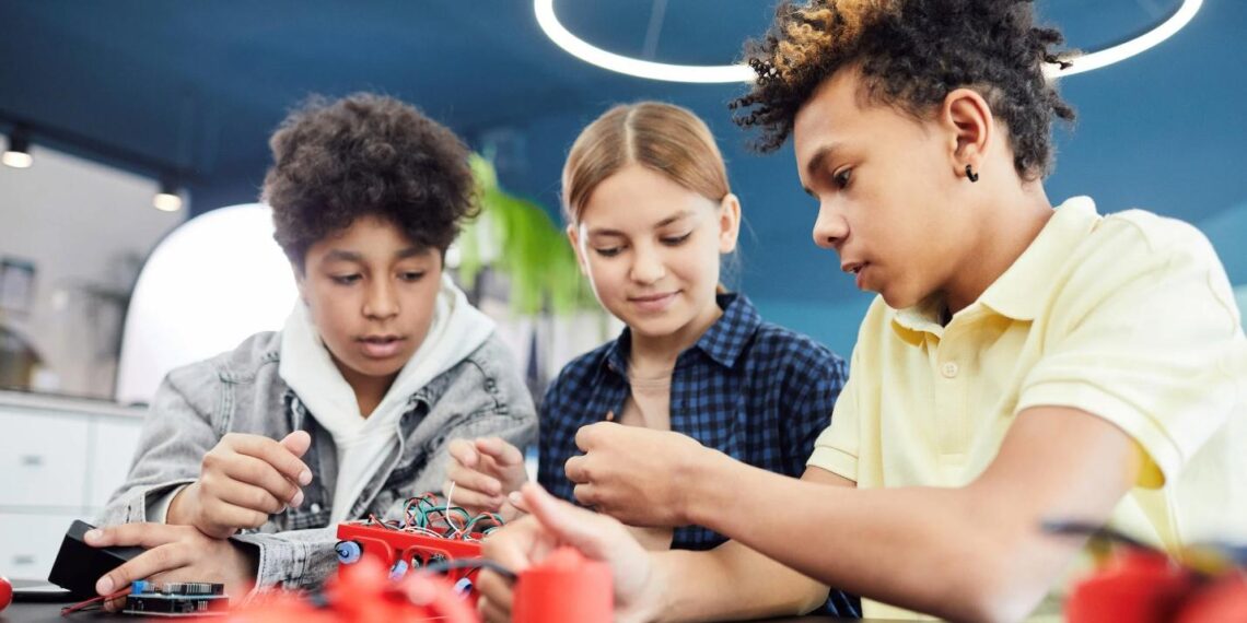 With US students struggling, educators rethink the school day