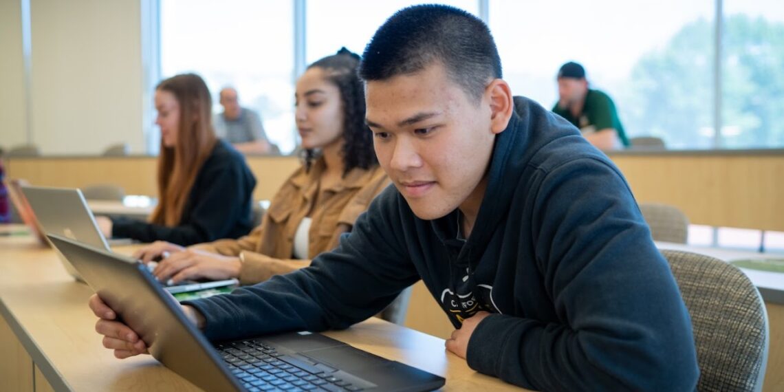 Grant Window Closing: California Community Colleges and California Student Aid Commission Urge Students to Apply for Financial Aid Before September 2 Cal Grant Deadline